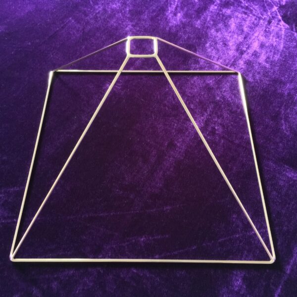 Grote piramide afgetopte top